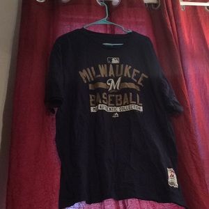 *Milwaukee Brewers T-shirt*
